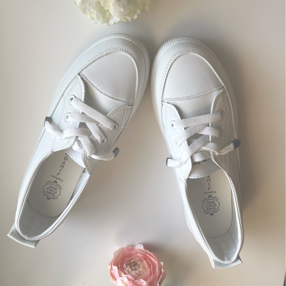 Euro size 40, runs small